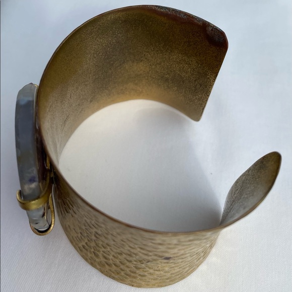 Large Natural Stone Cuff Bracelete Golden - Picture 4 of 9